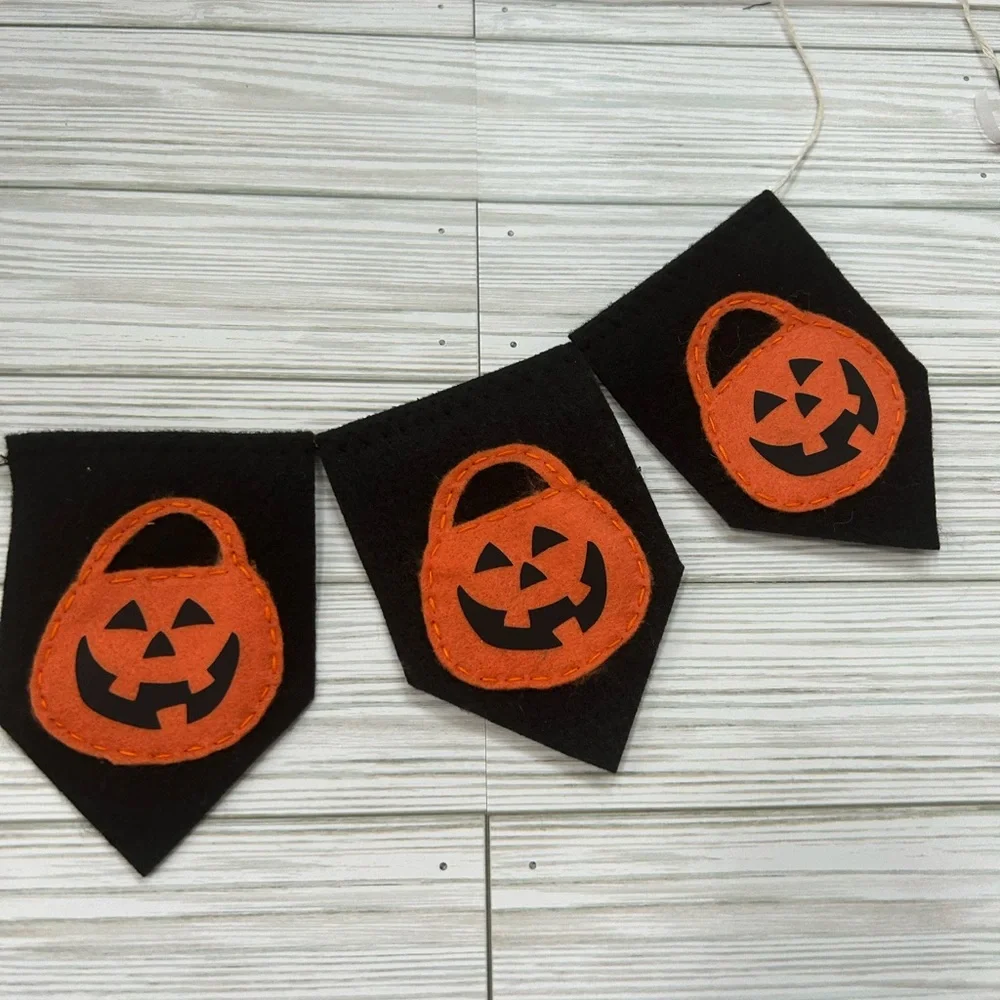 Halloween mini felt banner / tiered tray decor